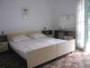thumb_439_room2.jpg